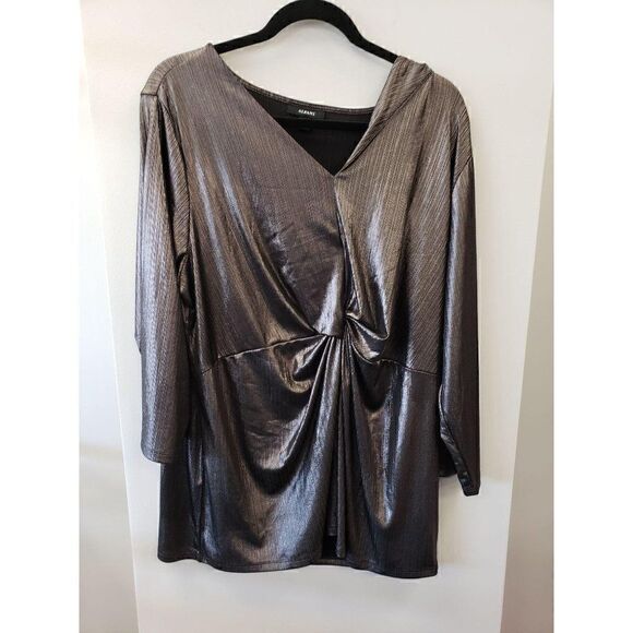 Plus Size Silver Metallic Night-Out Blouse Top 1X - Picture 2 of 6